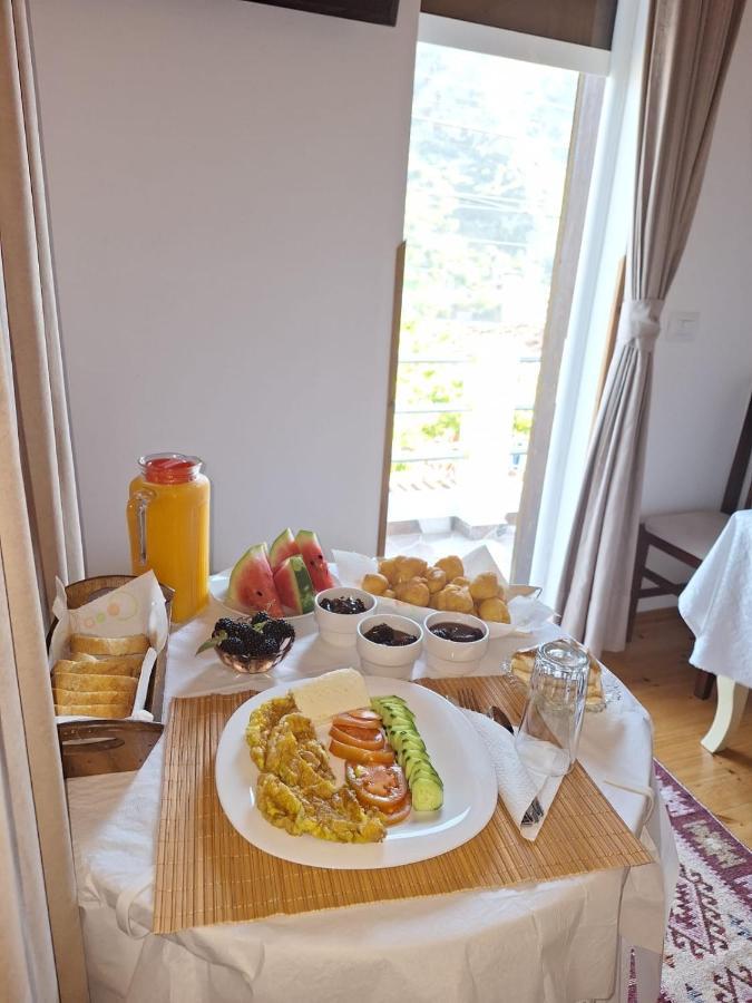 Frühstückspension Riverside *